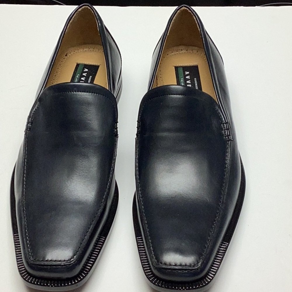 Men’s Size 9M AVVENTURA Shoes